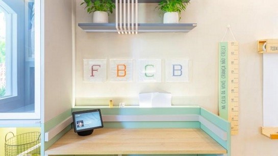 A Criare projetou os móveis do espaço, que conta com uma cama beliche feita sob medida, tablado para brincadeiras, espaço de guarda-roupa e mesa evolutiva. Foto: Ubarana Júnior